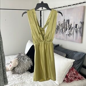 Elegant Olive Green Sleeveless Dress
